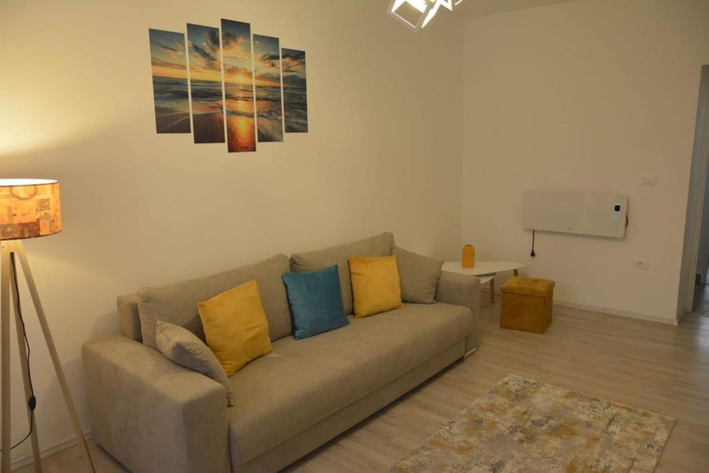Sunrise Apartment Petroşani Eksteriør billede