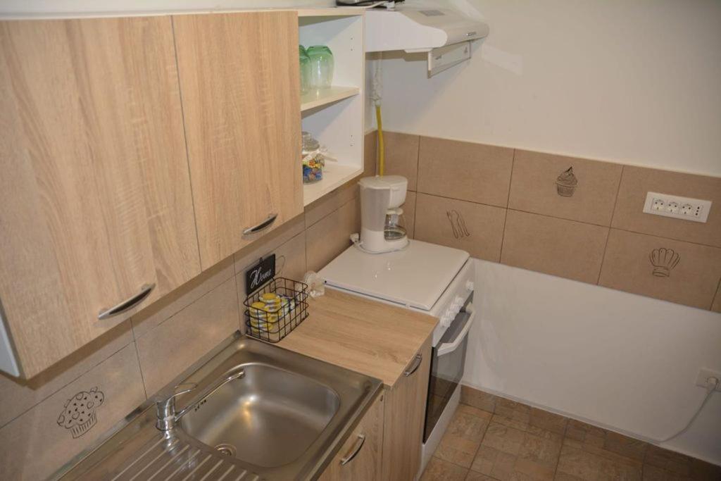 Sunrise Apartment Petroşani Eksteriør billede